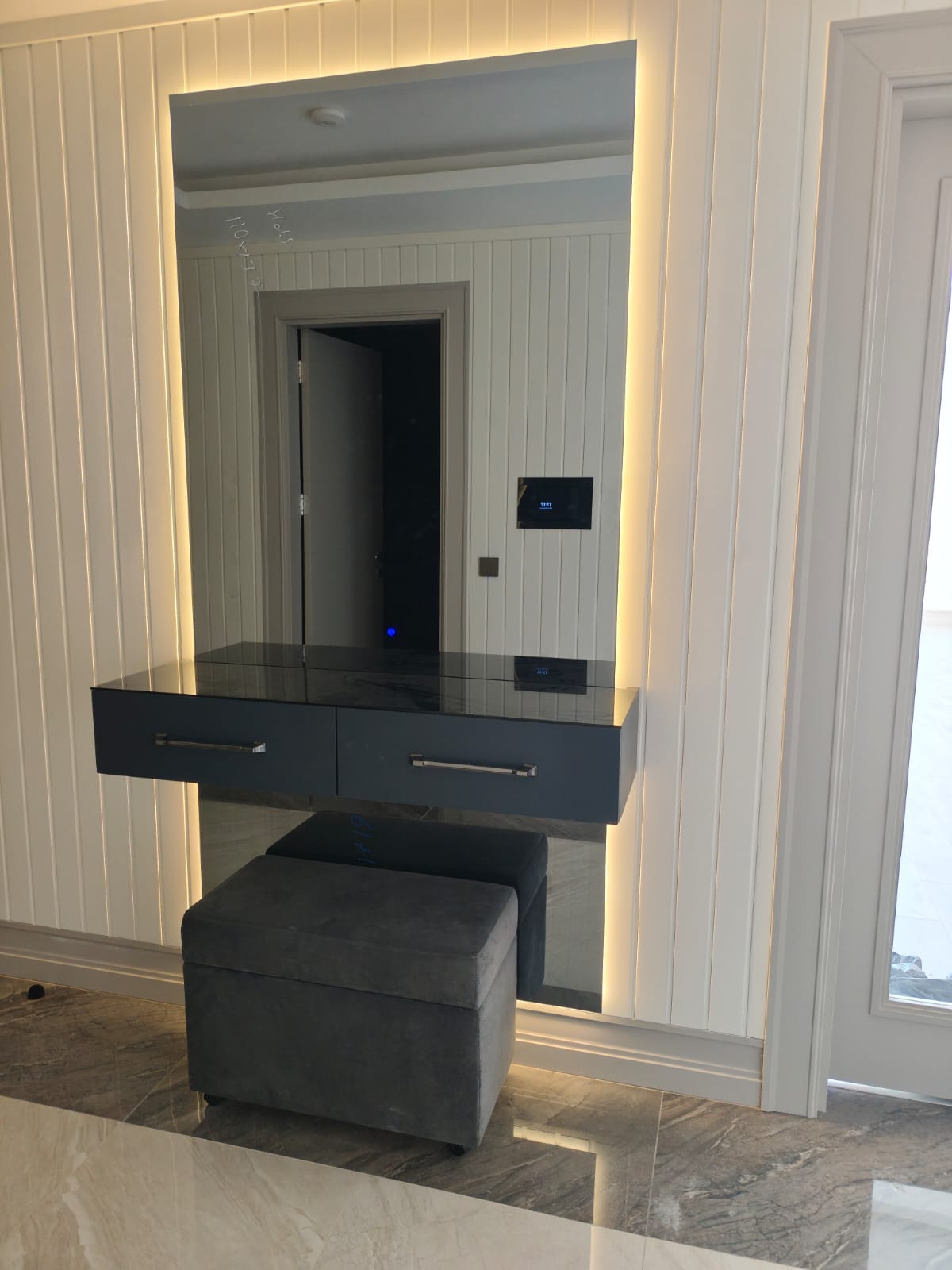 Makyaj Masası Çekmeceleri